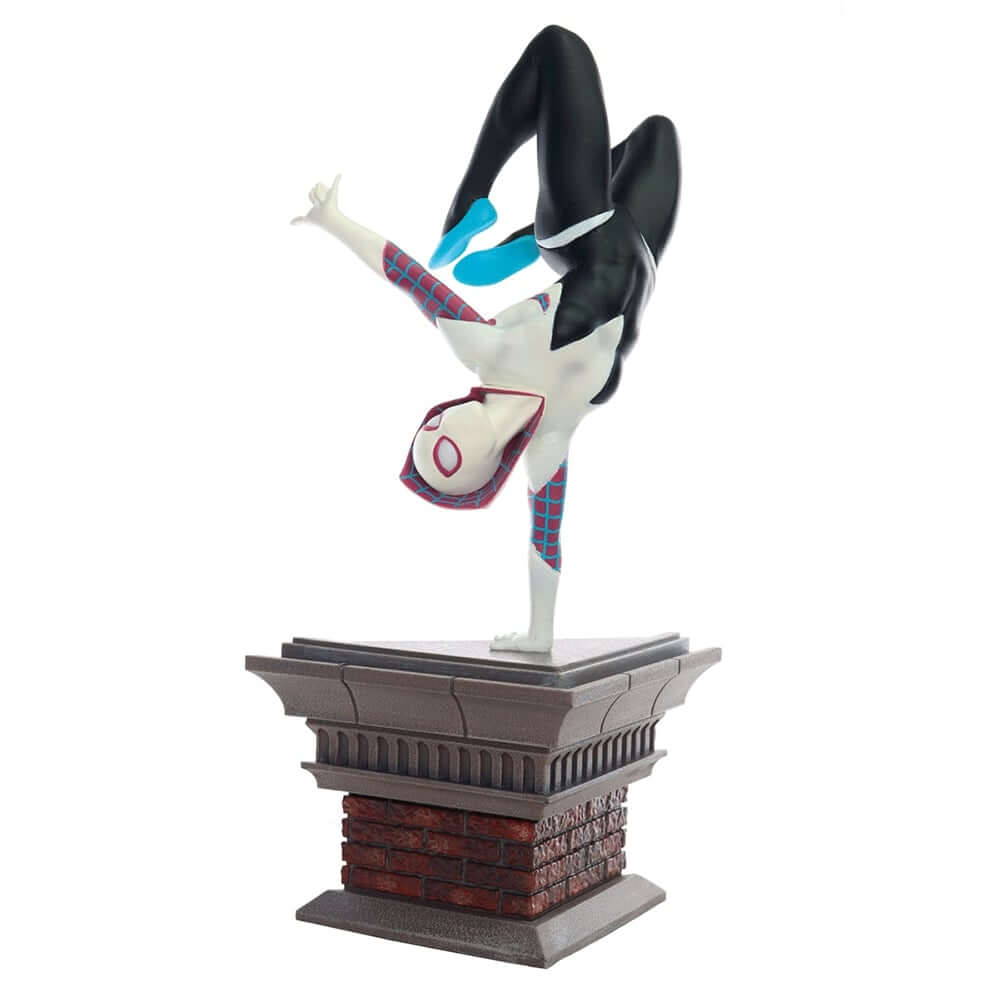 Spider-Gwen Handstand Marvel Gallery Diamond Select