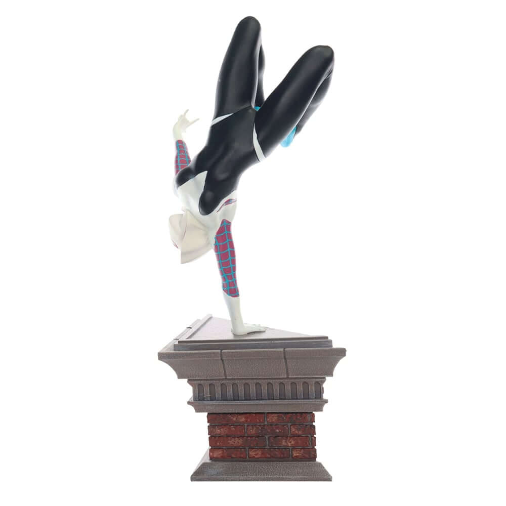 Spider-Gwen Handstand Marvel Gallery Diamond Select